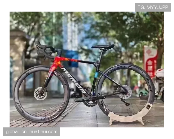 新装备亮相：多个车队在赛季前测试新款碳纤维车架与轮胎